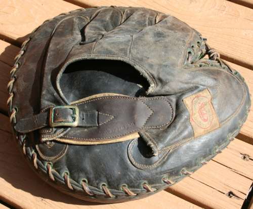 Sell Sporting Goods Catchers Mitt 2 Back